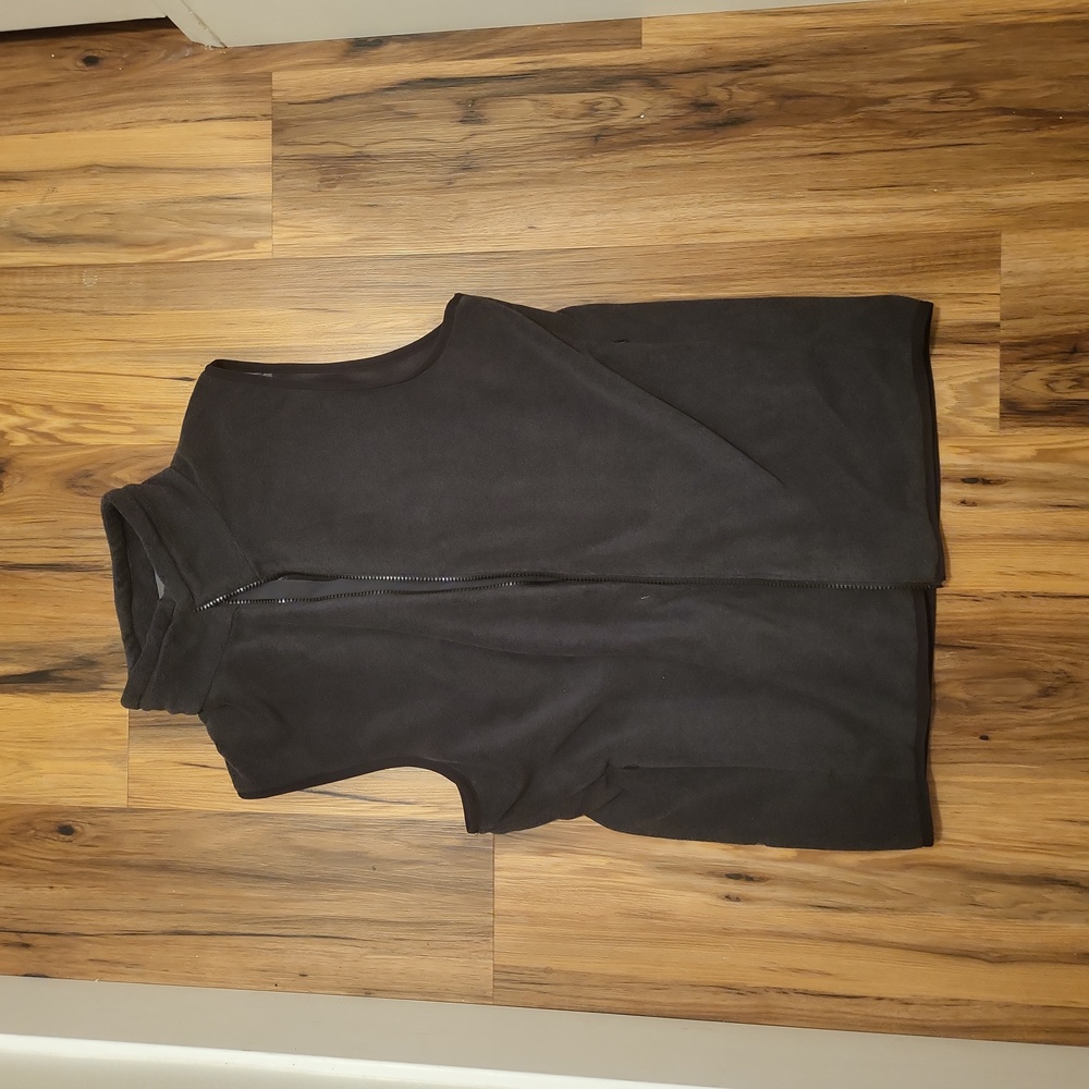 Mack Weldon medium grey sweater vest